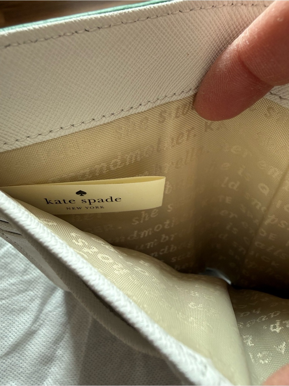 kate spade green scallop-flap wallet with gold logo - Picture 7 of 9